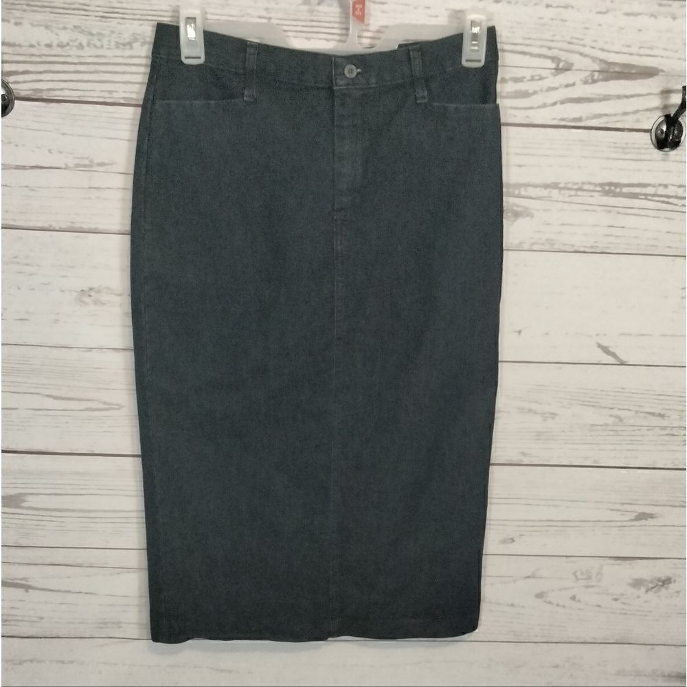 New Without tags "Riders by Lee" woman's jean skirt
